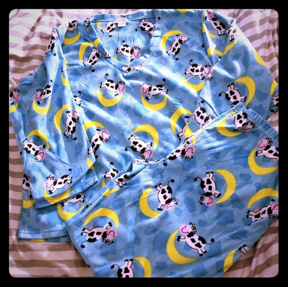 NWOT Plus Size Fleece Cow Pj set-2x